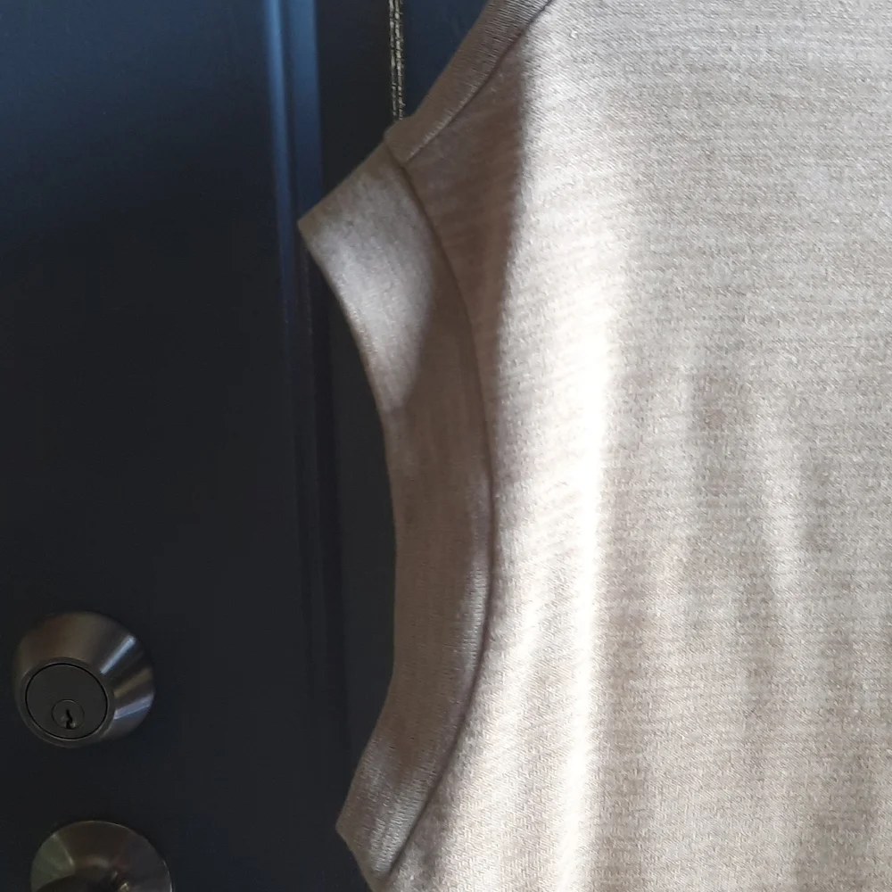 Top - Picture 2 of 3